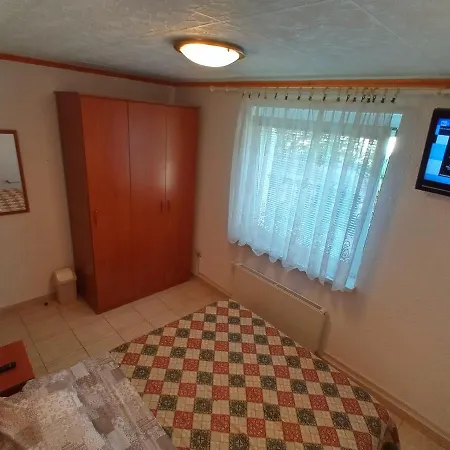 Sobe Mara Nastanitev v družini *