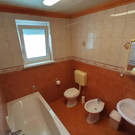 Проживание в семье Sobe Mara