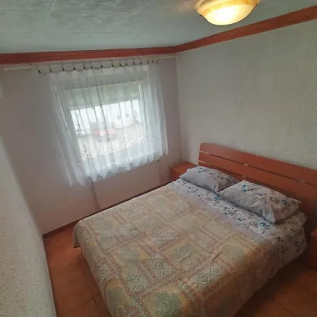 Nastanitev v družini Sobe Mara *