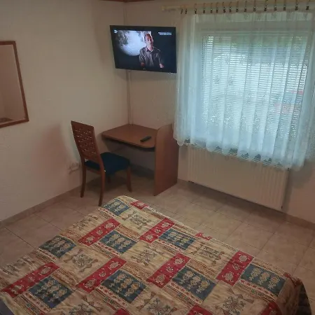 Nastanitev v družini Sobe Mara *