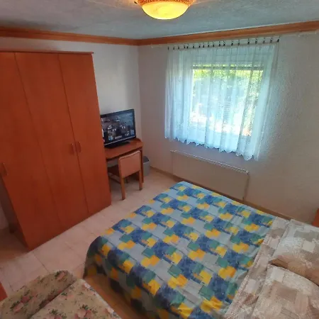 Nastanitev v družini Sobe Mara *