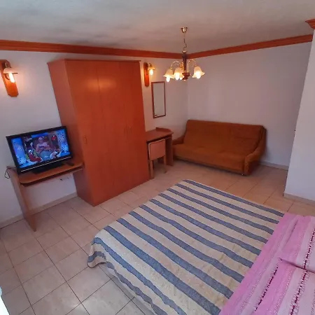 Nastanitev v družini Sobe Mara