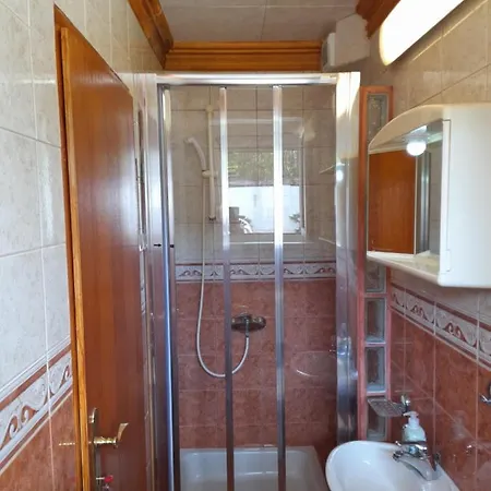 Sobe Mara Проживание в семье